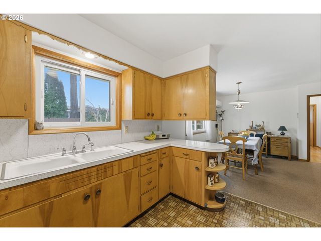 11842 Se GRANT St, Portland, OR 97216