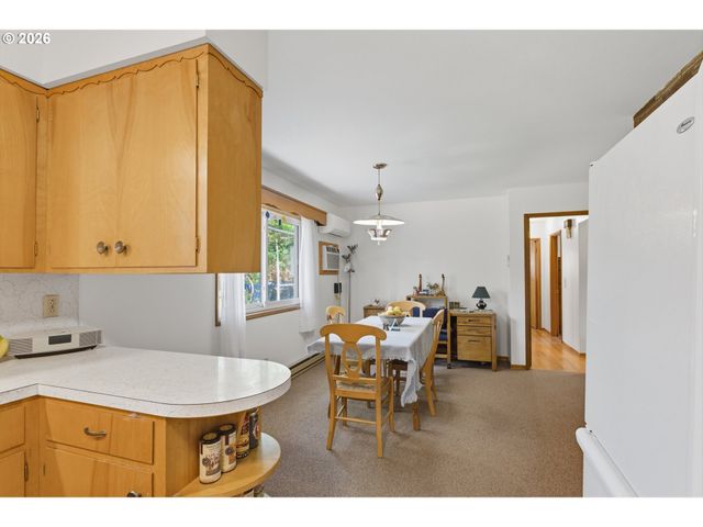 11842 Se GRANT St, Portland, OR 97216