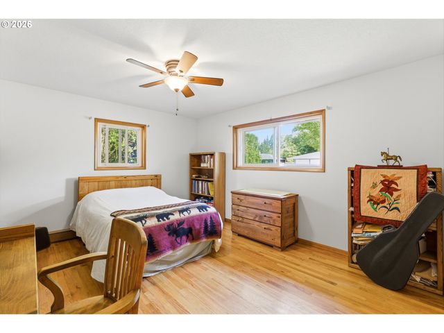 11842 Se GRANT St, Portland, OR 97216
