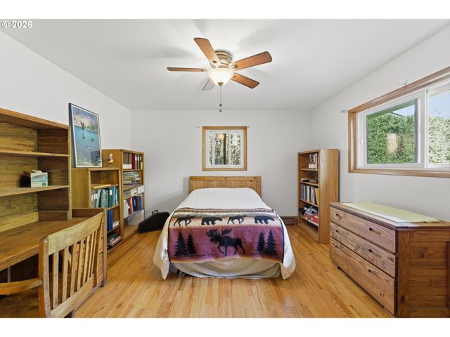11842 Se GRANT St, Portland, OR 97216