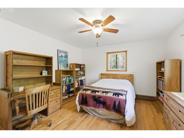 11842 Se GRANT St, Portland, OR 97216