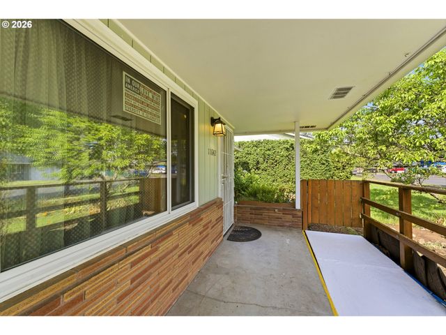 11842 Se GRANT St, Portland, OR 97216