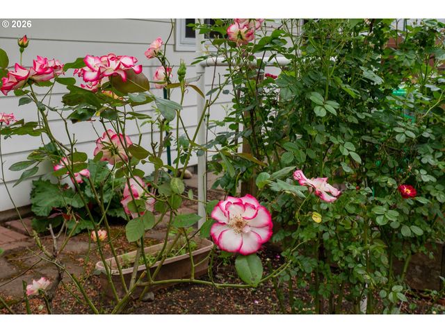 11842 Se GRANT St, Portland, OR 97216