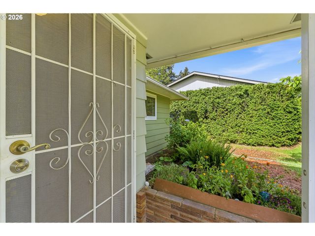 11842 Se GRANT St, Portland, OR 97216