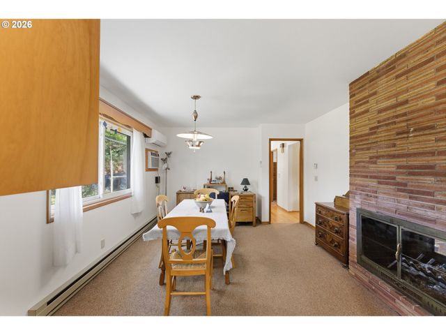 11842 Se GRANT St, Portland, OR 97216