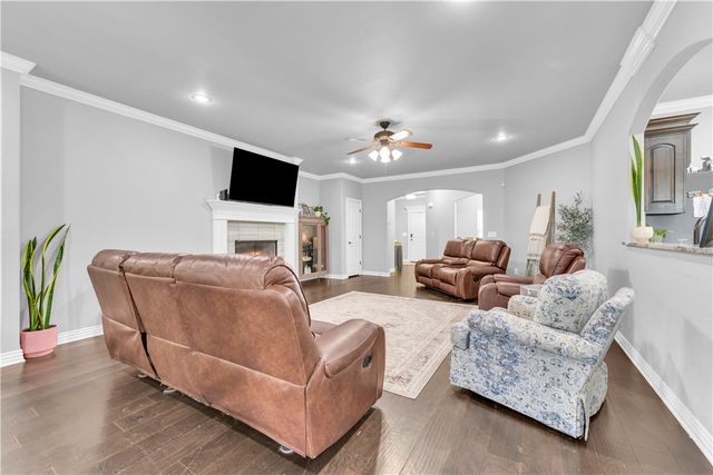 805 Ravine Street, Cave Springs, AR 72718