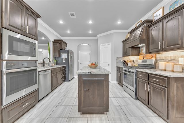 805 Ravine Street, Cave Springs, AR 72718