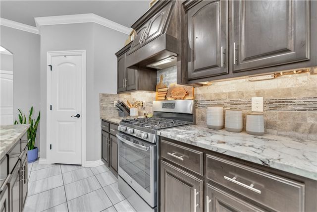 805 Ravine Street, Cave Springs, AR 72718