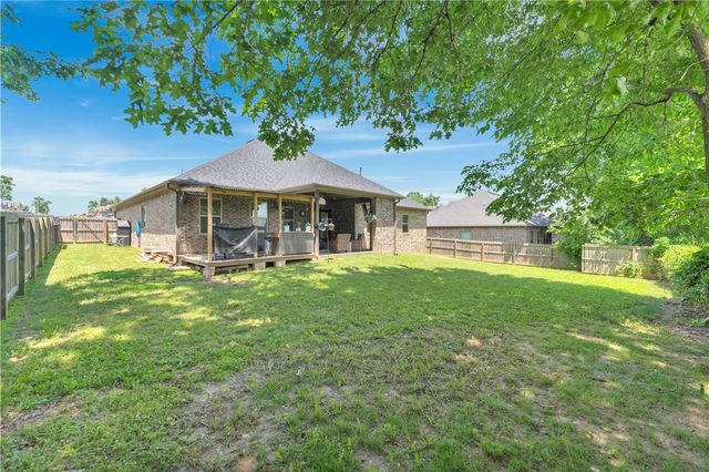 805 Ravine Street, Cave Springs, AR 72718