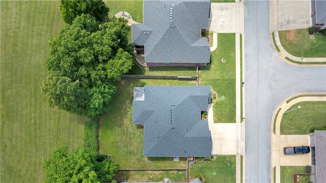 805 Ravine Street, Cave Springs, AR 72718