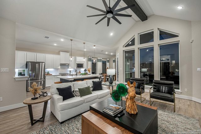 137 Mason Lane, Castroville, TX 78009