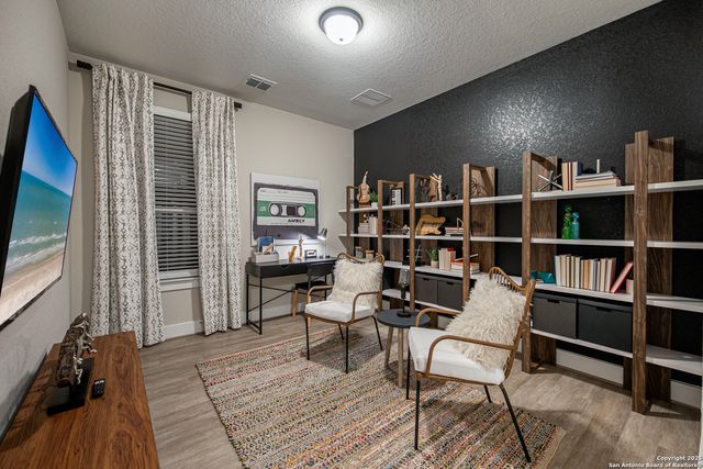 137 Mason Lane, Castroville, TX 78009