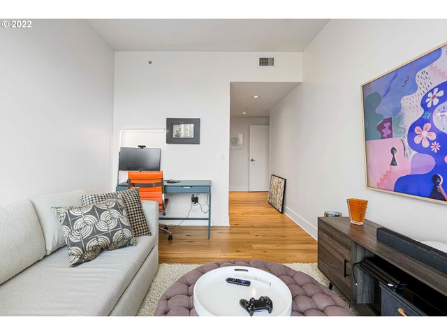 1930 S River Dr W1001, Portland, OR 97201