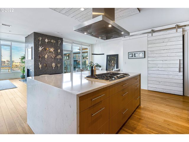 1930 S River Dr W1001, Portland, OR 97201