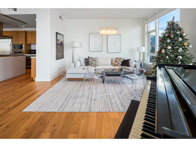 1930 S River Dr W1001, Portland, OR 97201