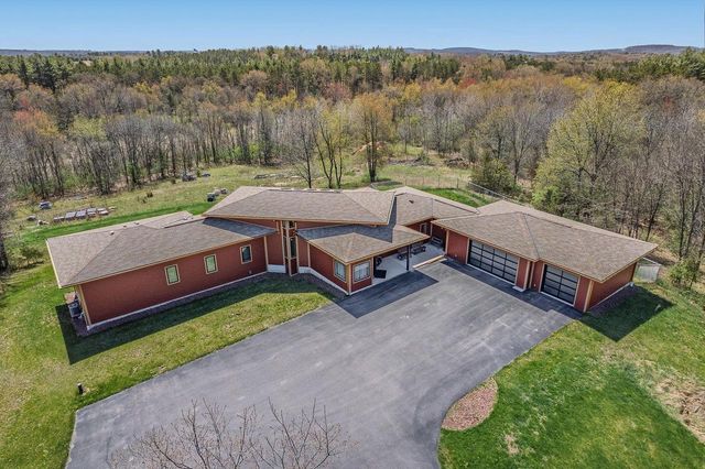 E7521 N Reedsburg Road, Reedsburg, WI 53959