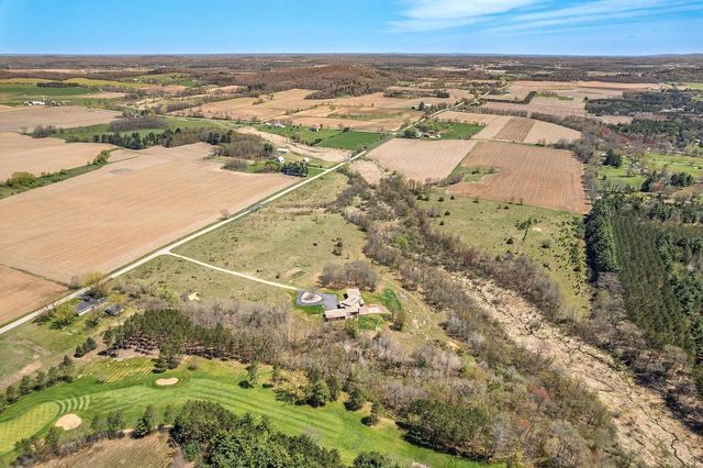 E7521 N Reedsburg Road, Reedsburg, WI 53959