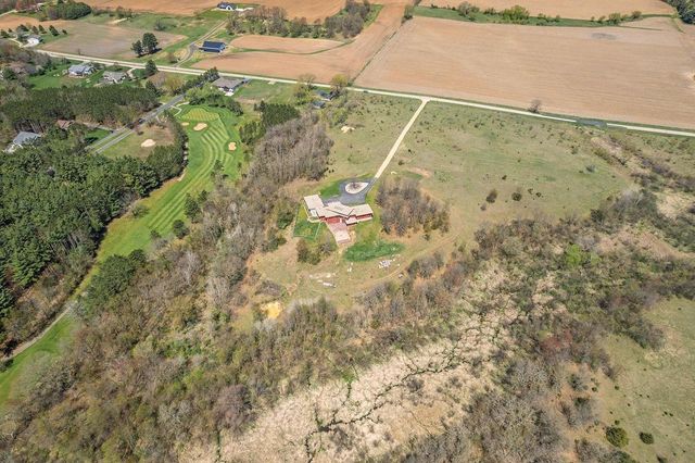 E7521 N Reedsburg Road, Reedsburg, WI 53959