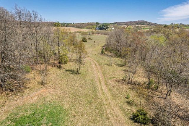 E7521 N Reedsburg Road, Reedsburg, WI 53959