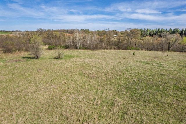 E7521 N Reedsburg Road, Reedsburg, WI 53959