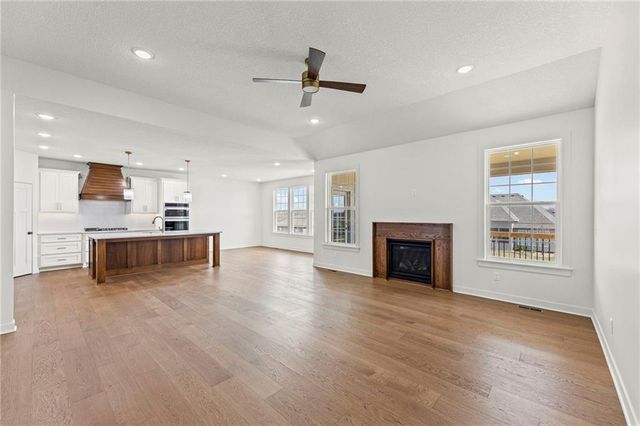 4467 Tee Box Drive, Basehor, KS 66007