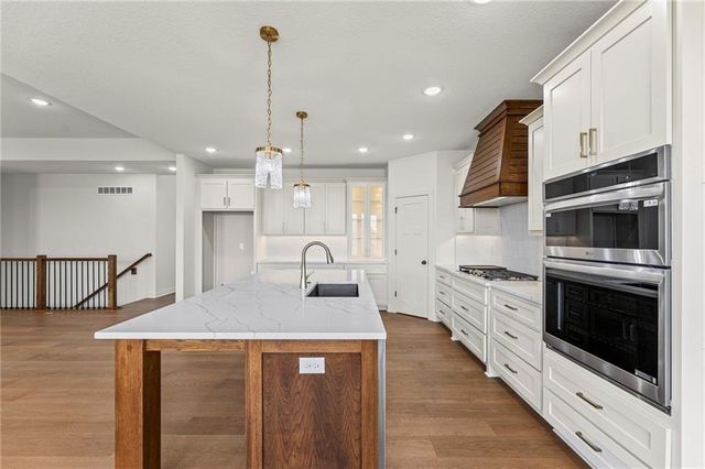 4467 Tee Box Drive, Basehor, KS 66007