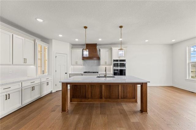 4467 Tee Box Drive, Basehor, KS 66007