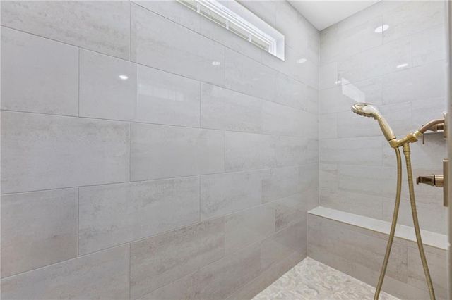 4467 Tee Box Drive, Basehor, KS 66007