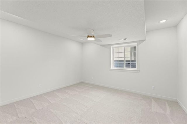 4467 Tee Box Drive, Basehor, KS 66007