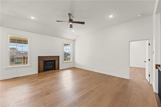 4467 Tee Box Drive, Basehor, KS 66007