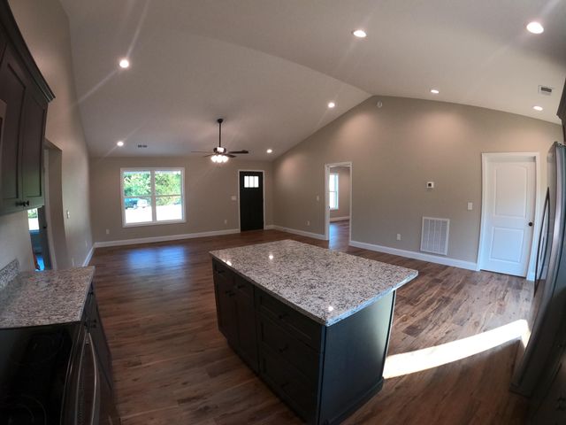 2520 Schisandra Lane, Cosby, TN 37722