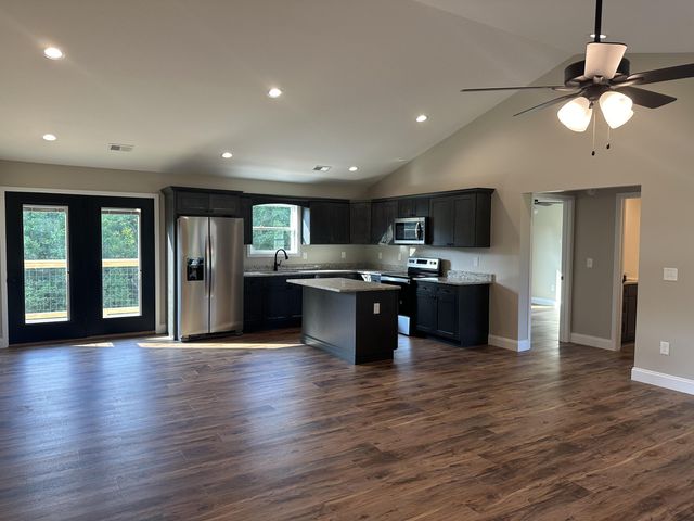 2520 Schisandra Lane, Cosby, TN 37722