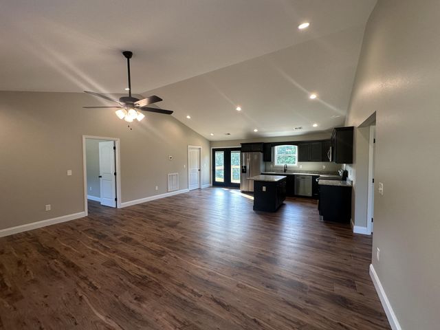 2520 Schisandra Lane, Cosby, TN 37722