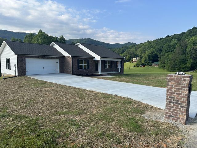 2520 Schisandra Lane, Cosby, TN 37722