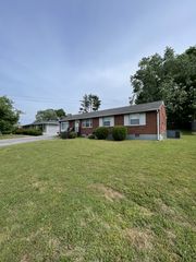 313 Bonnaridge Dr, Hermitage, TN 37076