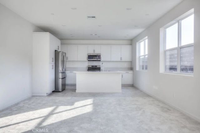 15812 Caterpillar Dr, Fontana, CA 92336