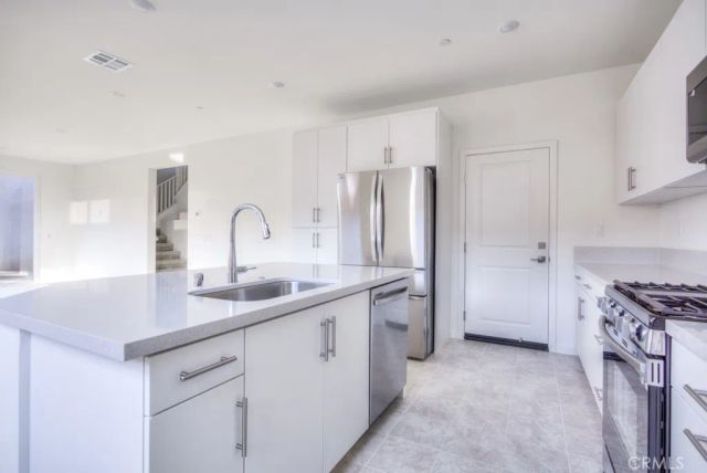 15812 Caterpillar Dr, Fontana, CA 92336