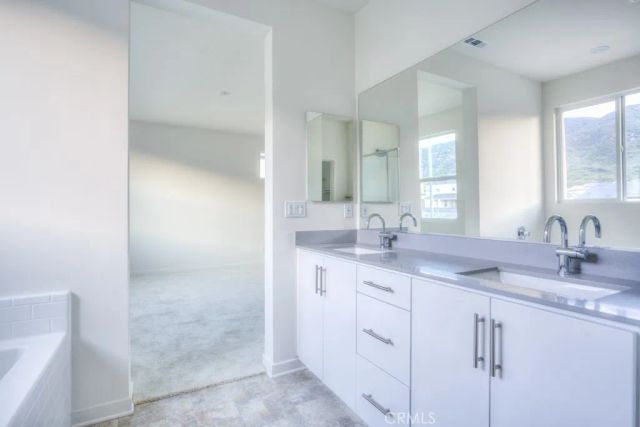 15812 Caterpillar Dr, Fontana, CA 92336