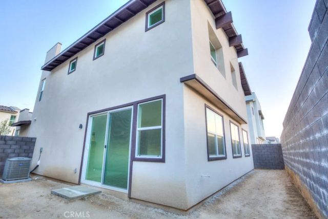 15812 Caterpillar Dr, Fontana, CA 92336