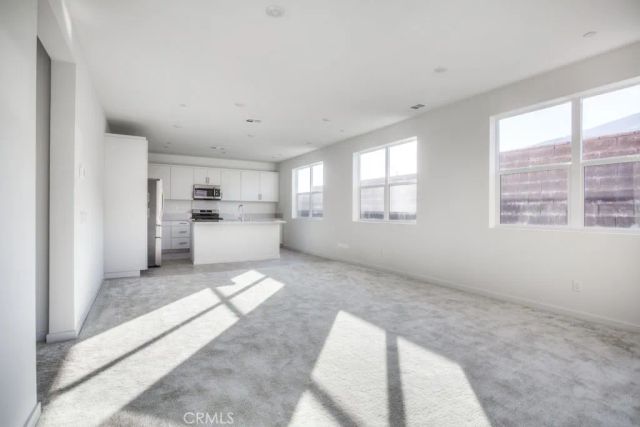 15812 Caterpillar Dr, Fontana, CA 92336