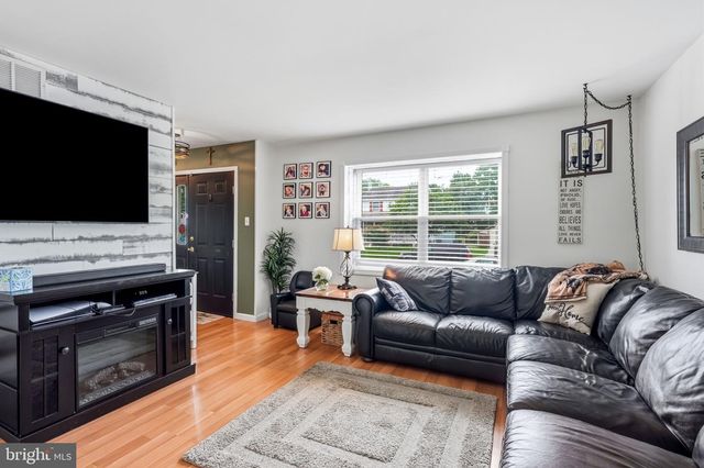 217 W MADISON AVE, Magnolia, NJ 08049