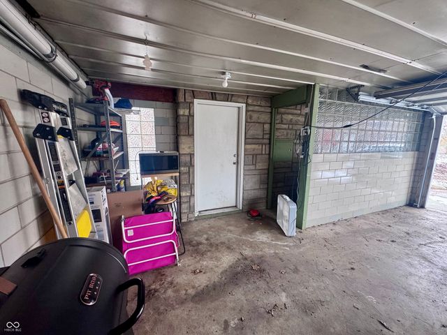 110 S West Street, Crawfordsville, IN 47933