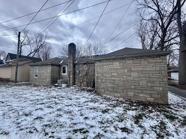 110 S West Street, Crawfordsville, IN 47933