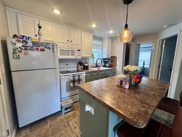 110 S West Street, Crawfordsville, IN 47933