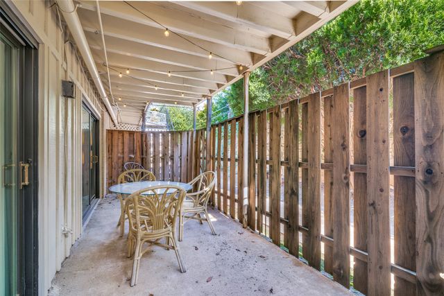 5833 Copperwood Lane 1132, Dallas, TX 75248