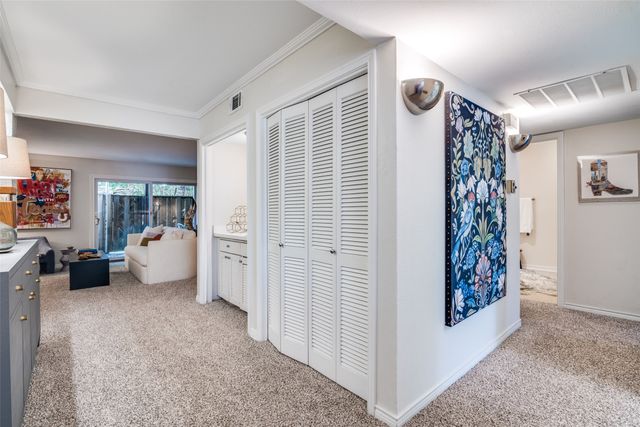 5833 Copperwood Lane 1132, Dallas, TX 75248