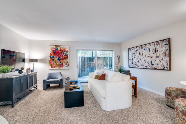 5833 Copperwood Lane 1132, Dallas, TX 75248