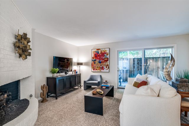 5833 Copperwood Lane 1132, Dallas, TX 75248