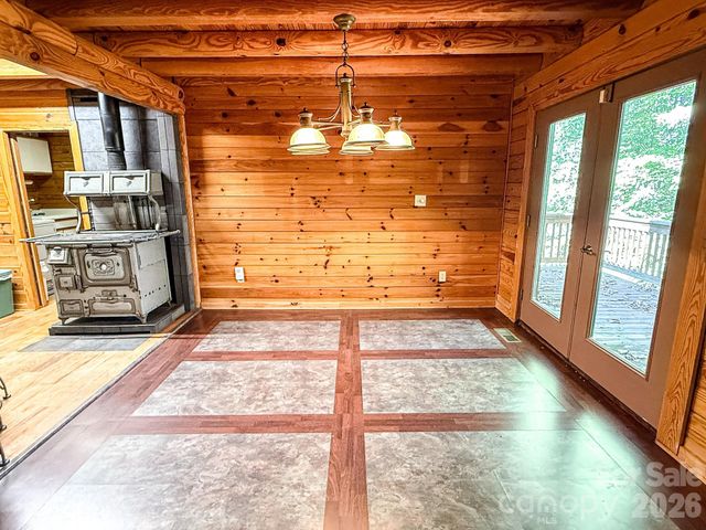 198 Ball Hill Place, Marshall, NC 28753