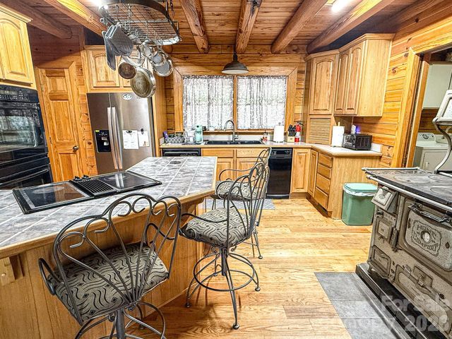 198 Ball Hill Place, Marshall, NC 28753